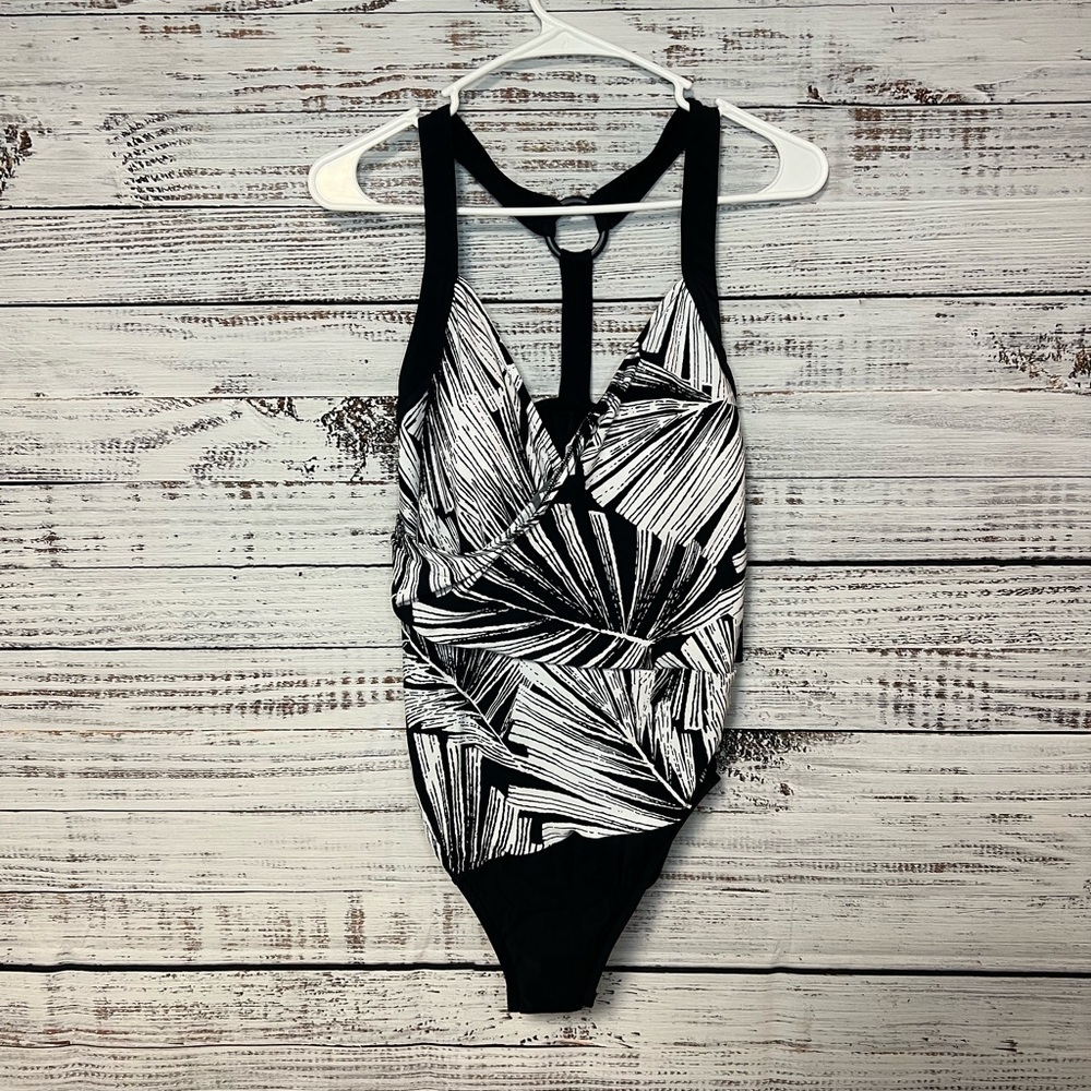 Aqua Green NWT Large swimsuit black and white - Picture 6 of 12